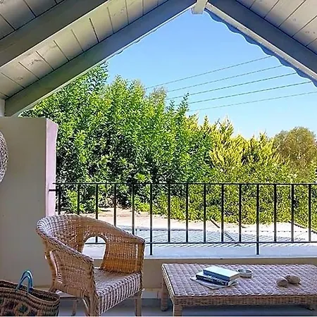 Sleeps 6 Pool Air Con Wifi *